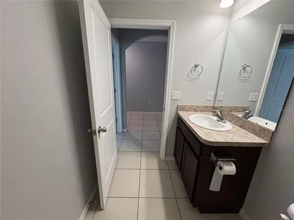 $2,195 | 8216 Bilston Village Lane, Gibsonton, FL 33534