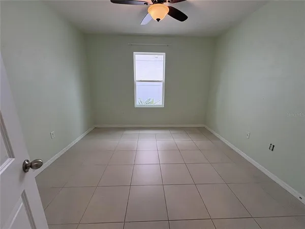 $2,195 | 8216 Bilston Village Lane, Gibsonton, FL 33534