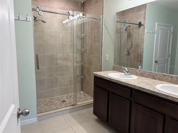 $2,195 | 8216 Bilston Village Lane, Gibsonton, FL 33534