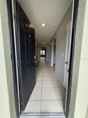 $2,195 | 8216 Bilston Village Lane, Gibsonton, FL 33534