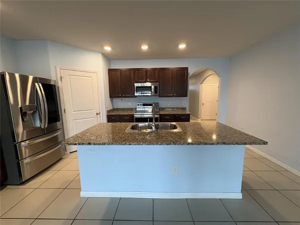 $2,195 | 8216 Bilston Village Lane, Gibsonton, FL 33534