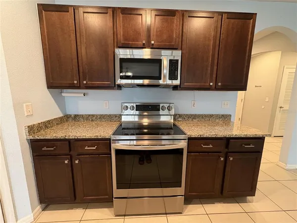 $2,195 | 8216 Bilston Village Lane, Gibsonton, FL 33534