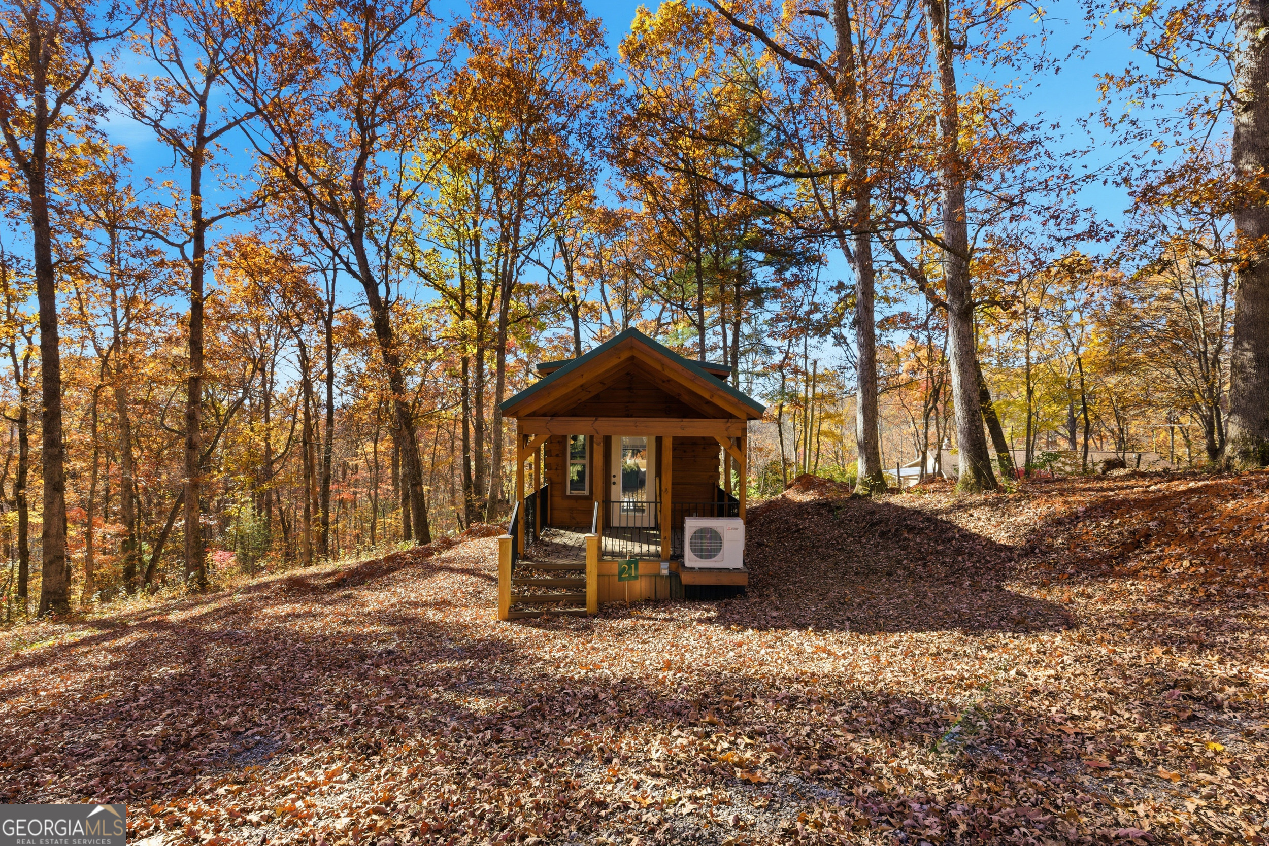 527 Saunders Road Franklin, NC 28734 - Photo 2 of 18