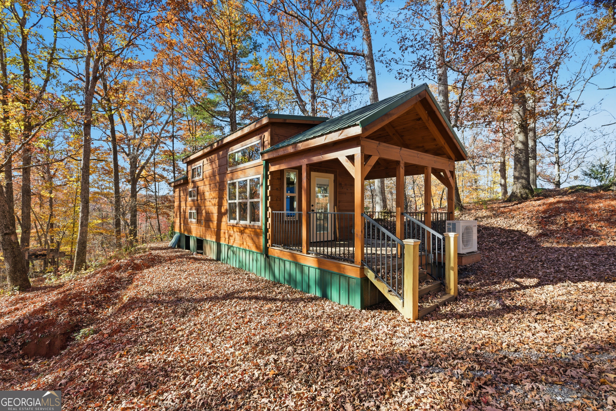 527 Saunders Road Franklin, NC 28734 - Photo 3 of 18