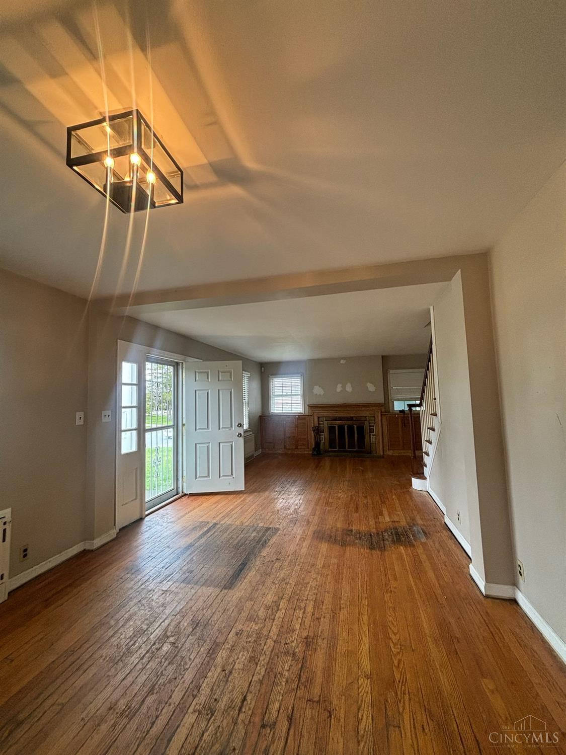 805 West Galbraith Road Cincinnati, OH 45231 - Photo 4 of 25 Gallery Image 4