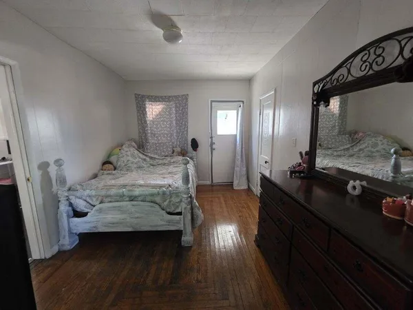 $109,990 | 607 Thayer Street, Flint, MI 48503