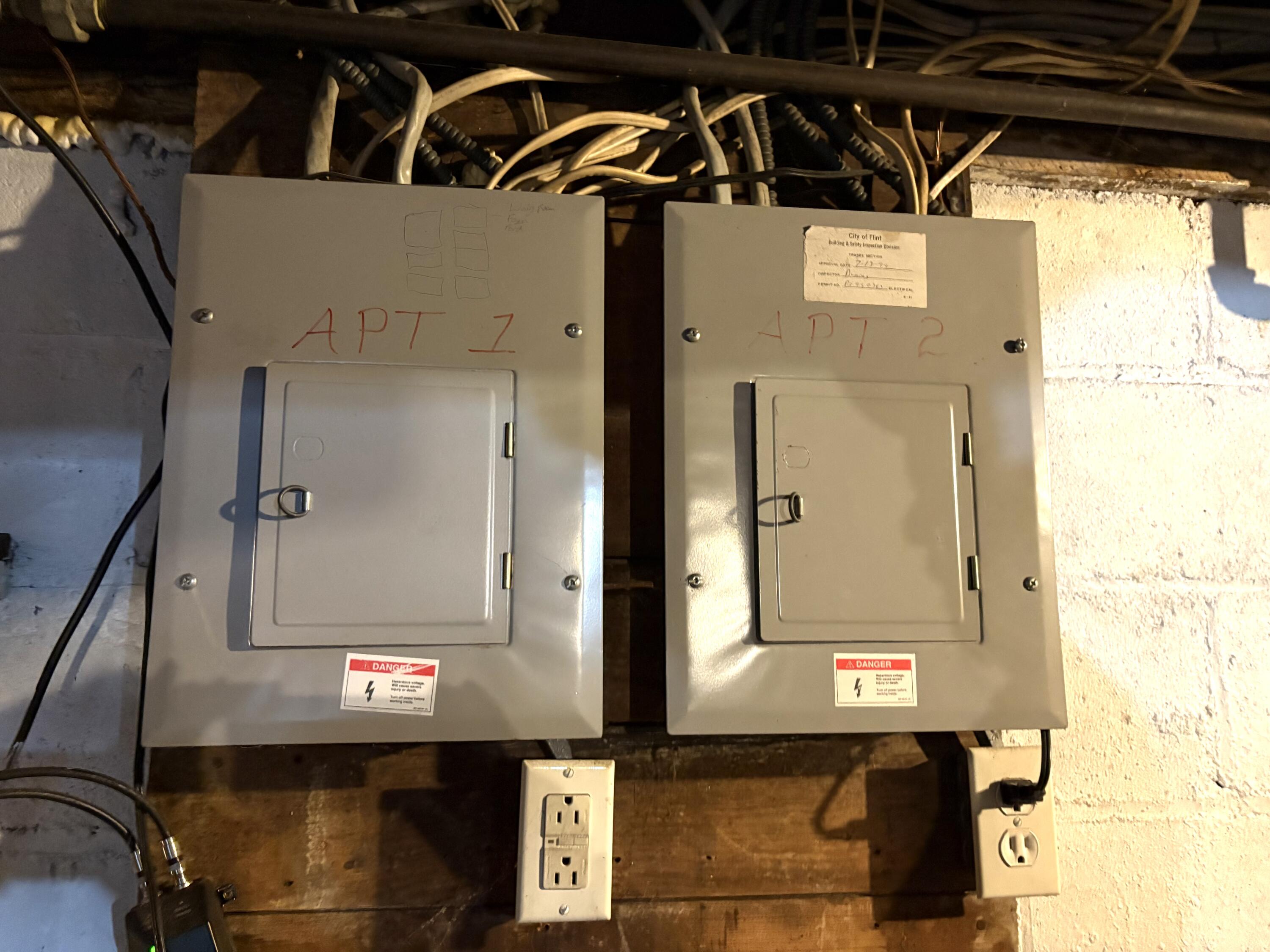 607 Thayer Street Flint, MI 48503 - Photo 33 of 38 Electrical