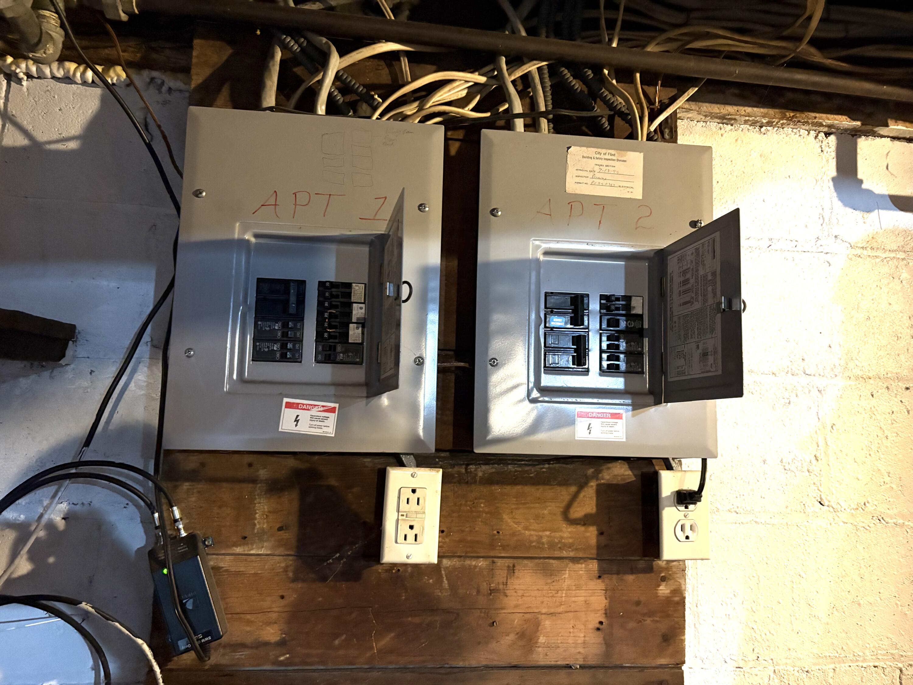 607 Thayer Street Flint, MI 48503 - Photo 34 of 38 Electrical