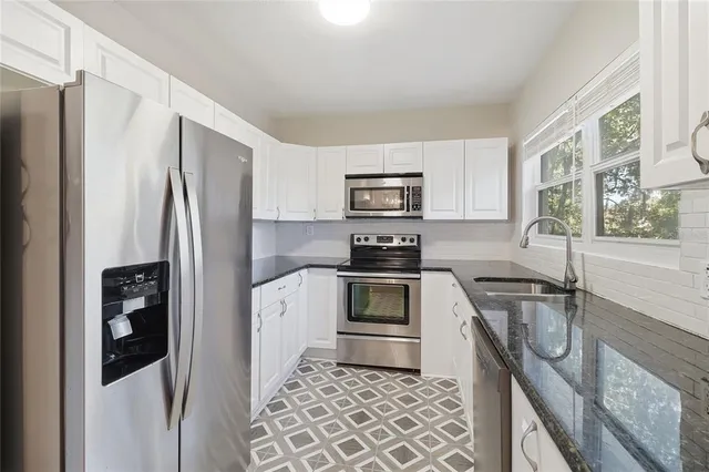 $324,900 | 203 West Poinsettia Street, Lakeland, FL 33803