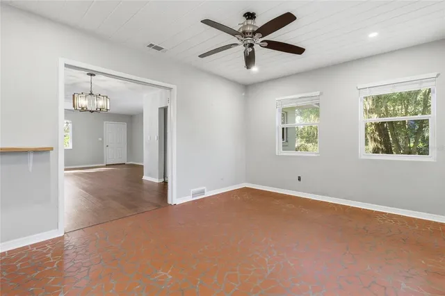 $324,900 | 203 West Poinsettia Street, Lakeland, FL 33803