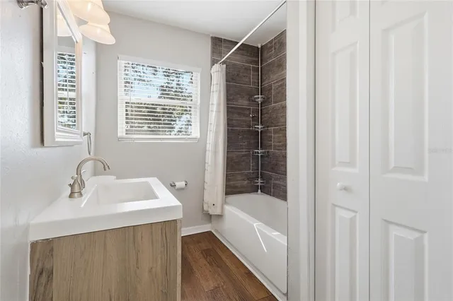 $324,900 | 203 West Poinsettia Street, Lakeland, FL 33803