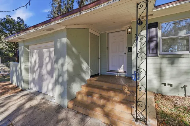 $324,900 | 203 West Poinsettia Street, Lakeland, FL 33803