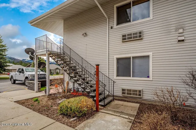 $235,000 | 15 Fairway Drive, Unit A1, Blanchard, ID 83804