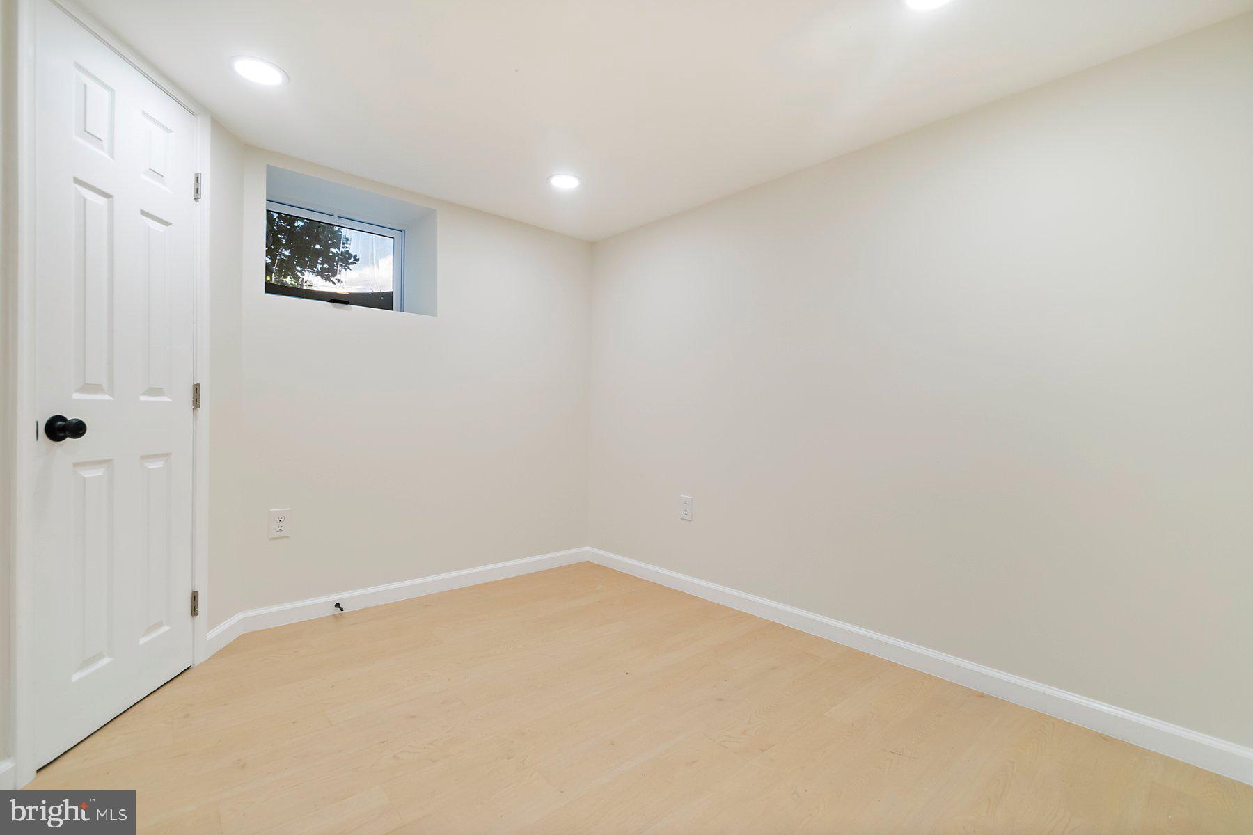 5302 The Alameda Baltimore, MD 21239 - Photo 24 of 36 a view of an empty room
