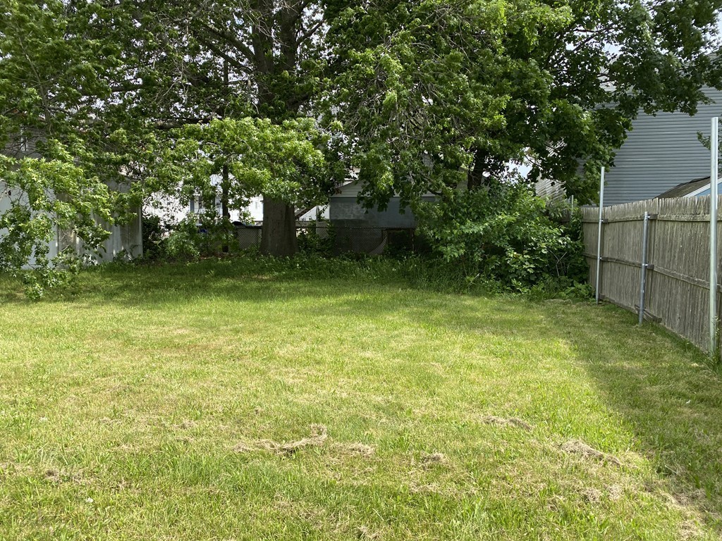 496 Anthony Street Fall River, MA 02721 - Photo 3 of 18
