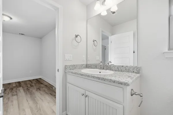 $2,350 | 5810 Crestlake Drive, Crestview, FL 32536