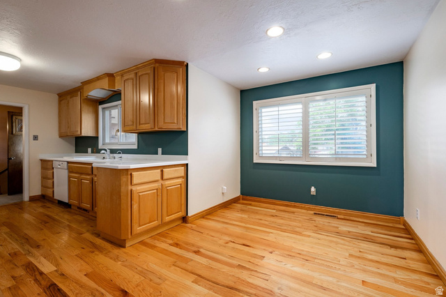734 East 1850th Street South Bountiful, UT 84010 - Photo 9 of 44