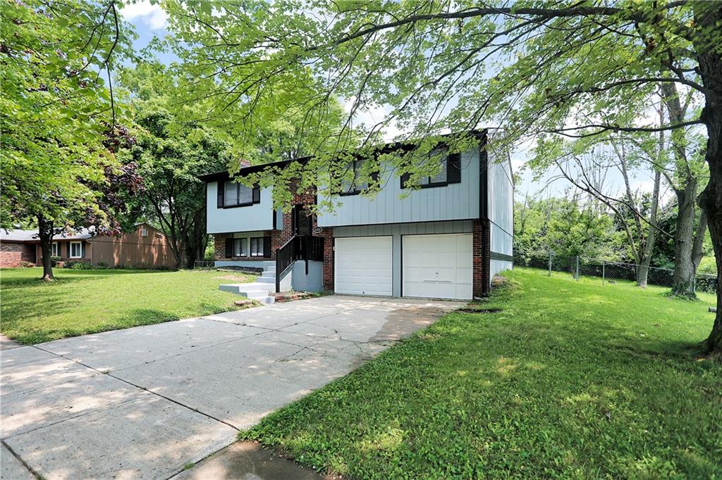 8435 Harrington Road Indianapolis, IN 46256 - Photo 2 of 42 Gallery Image 2