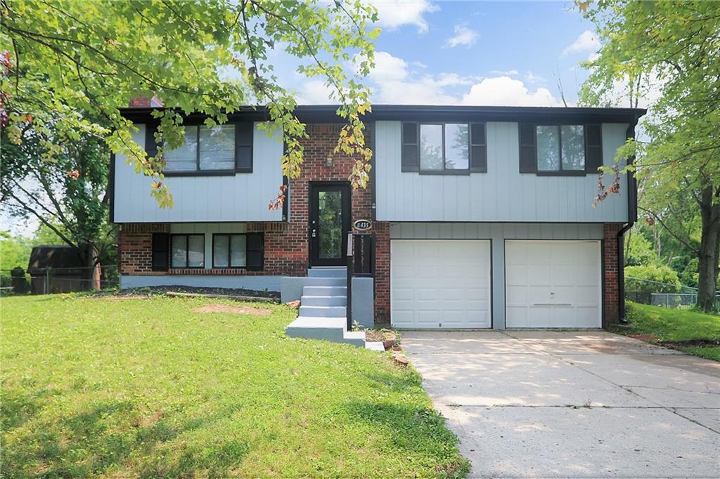 8435 Harrington Road Indianapolis, IN 46256 - Photo 3 of 42 Gallery Image 3
