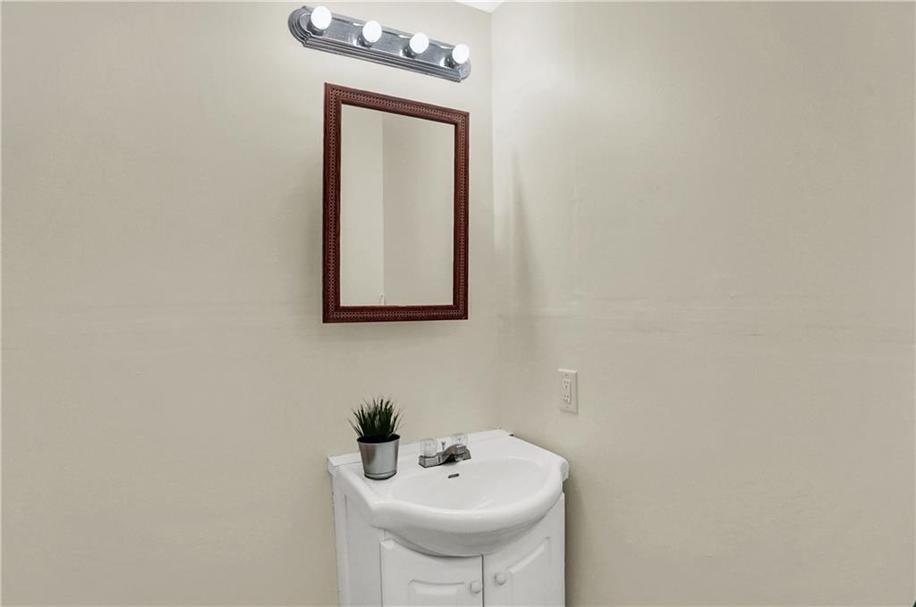 8435 Harrington Road Indianapolis, IN 46256 - Photo 35 of 42 Gallery Image 35