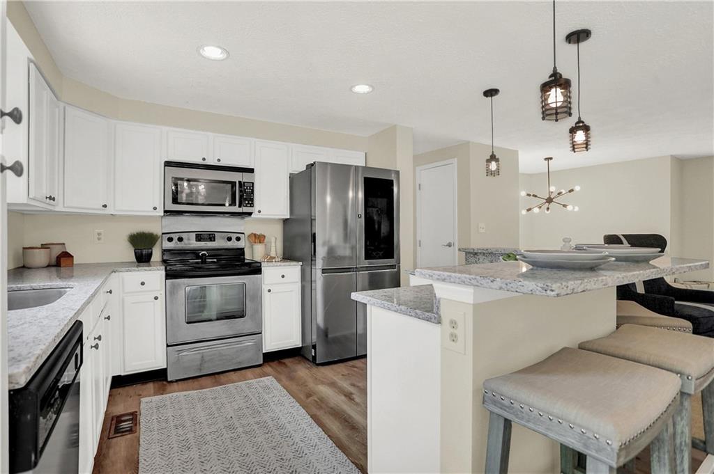 8435 Harrington Road Indianapolis, IN 46256 - Photo 5 of 42 Gallery Image 5