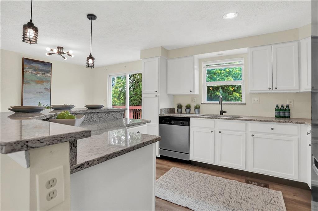 8435 Harrington Road Indianapolis, IN 46256 - Photo 8 of 42 Gallery Image 8