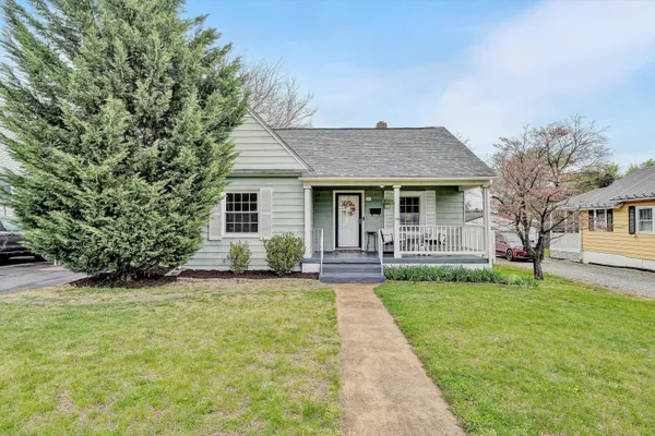 $250,000 | 26 Bruffey Street, Salem, VA 24153