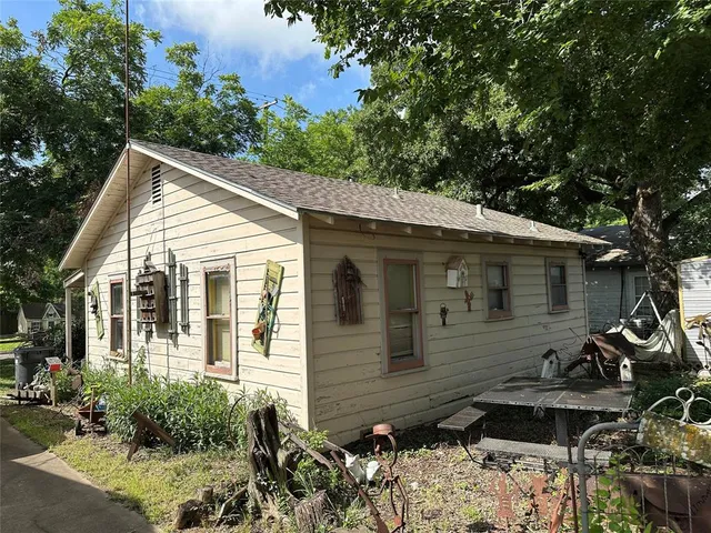 $70,000 | 118 Woodland Avenue, Corsicana, TX 75110