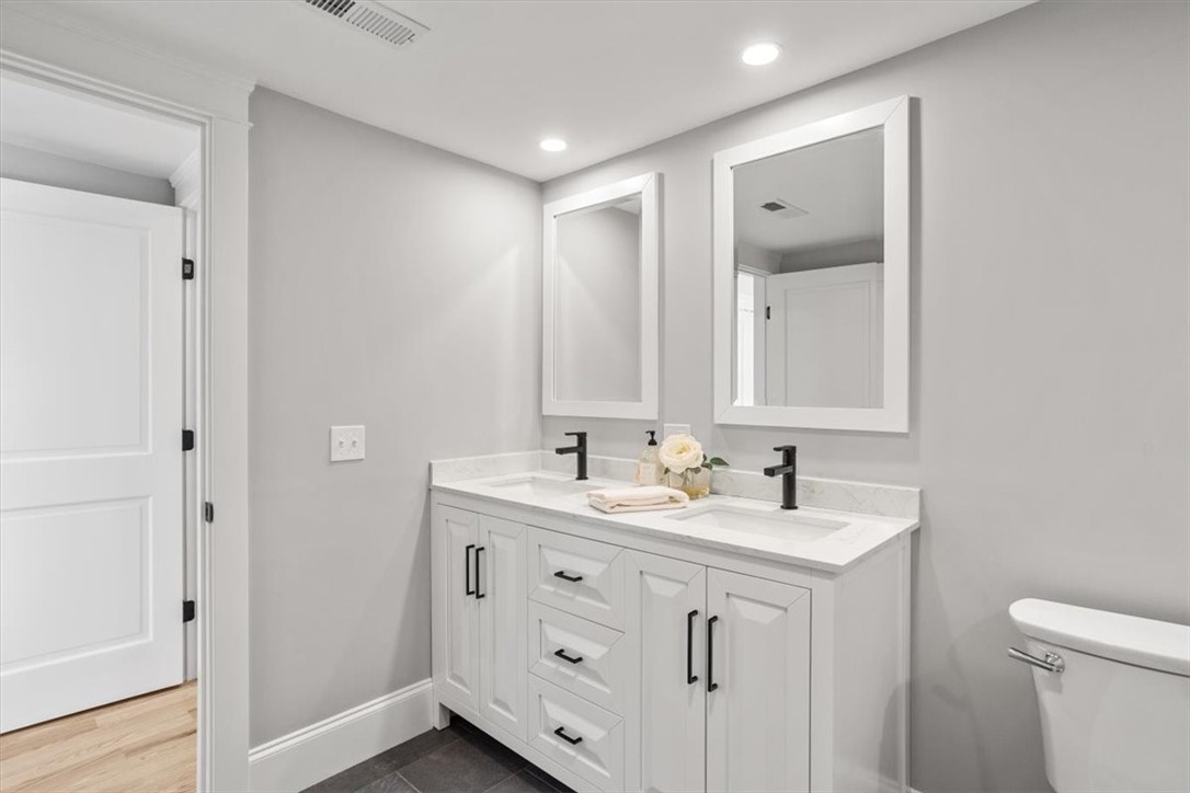 9 Whitwell Place Newport, RI 02840 - Photo 22 of 42