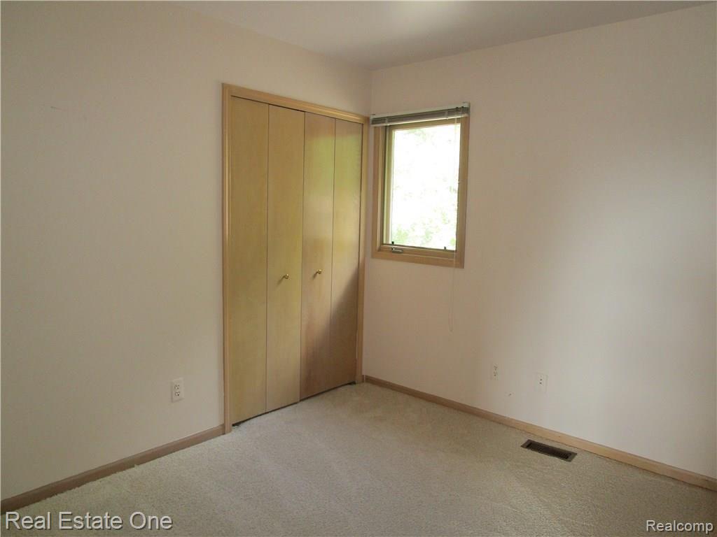 2124 Reagan Drive Rochester Hills, MI 48309 - Photo 16 of 23