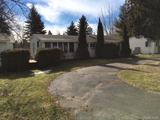 2927 Lakeshore Road Applegate, MI 48401 - Photo 6 of 21 10.jpg