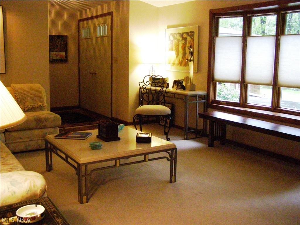 11399 County Line Road Chesterland, OH 44026 - Photo 12 of 24 Living Room looking toward foyer.