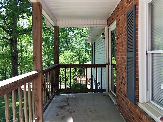 1313 Robin Road Eden, NC 27288 - Photo 4 of 18 Gallery Image 4