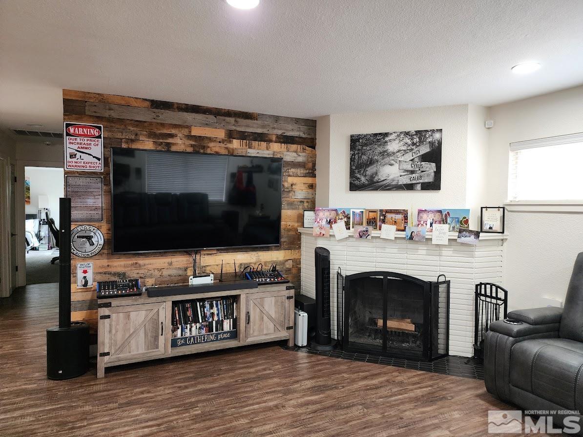 880 Cordone Avenue Reno, NV 89502 - Photo 4 of 34 Photo 4
