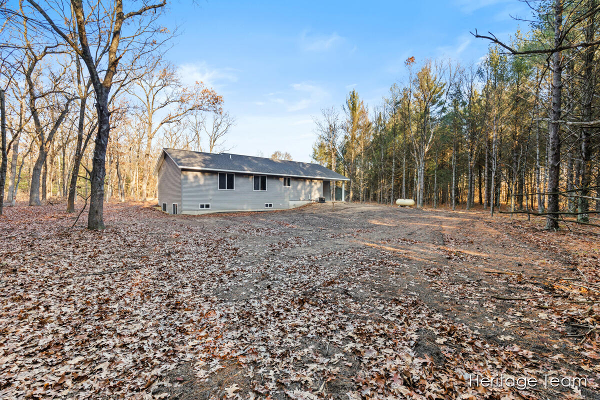 1663 Pineland Path Allegan, MI 49010 - Photo 18 of 22 IMG_1017