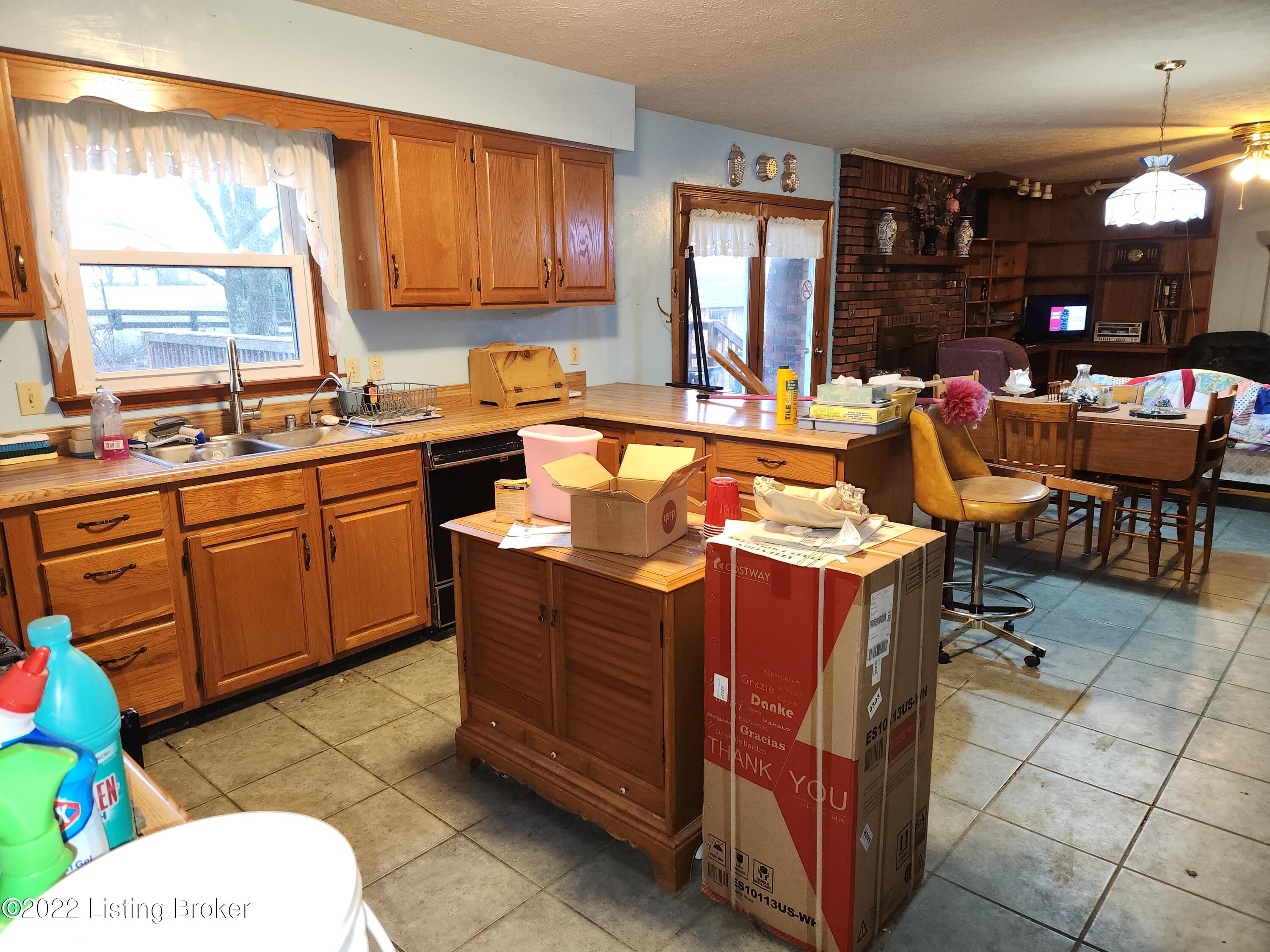 1818 Fallen Timber Road New Castle, KY 40050 - Photo 7 of 31 20221214_151244