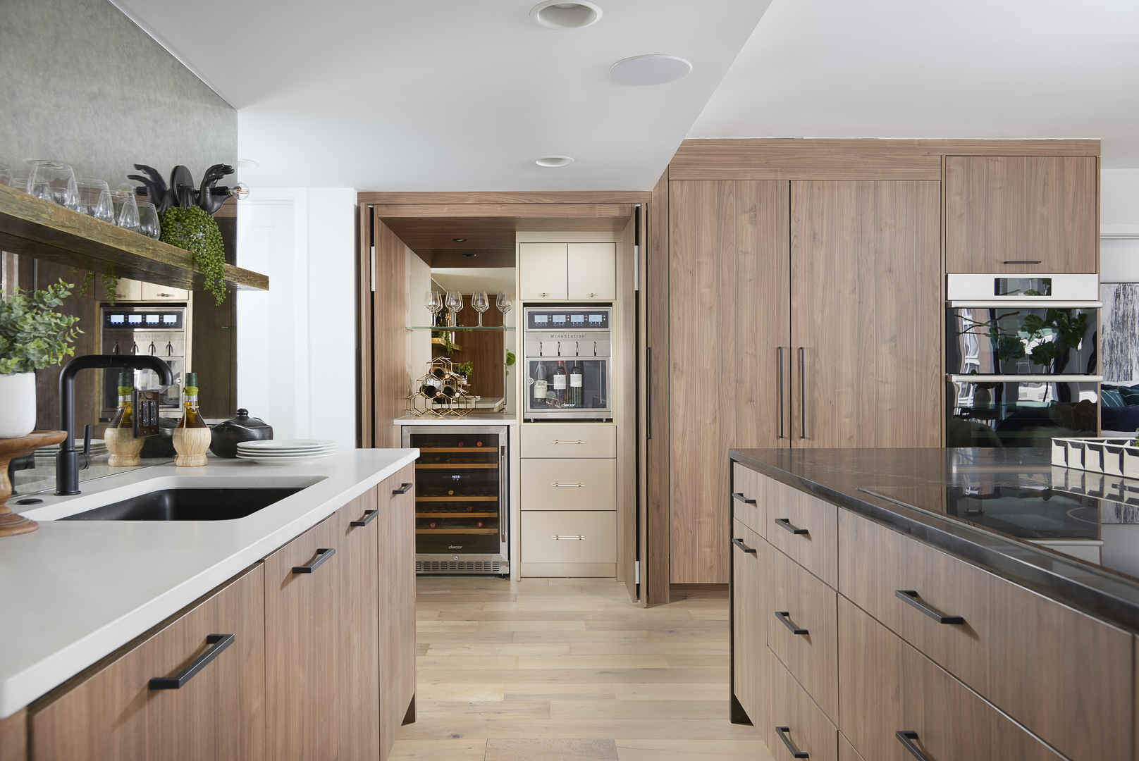 200 East Delaware Place, Unit 89C Chicago, IL 60611 - Photo 7 of 30