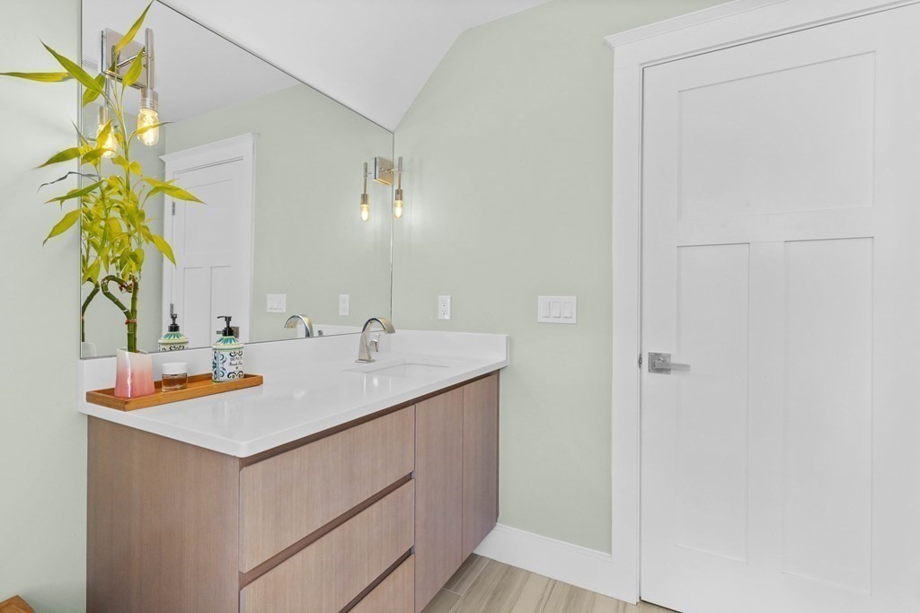 8 Briggs Road Lexington, MA 02421 - Photo 34 of 40 Gallery Image 34