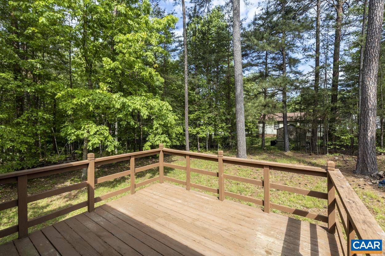 32 Begum Road Palmyra, VA 22963 - Photo 20 of 23 a view of a balcony with trees