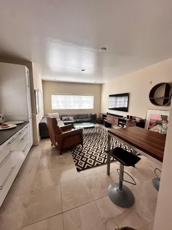 $2,700 | 929 Michigan Avenue, Unit 3, Miami Beach, FL 33139