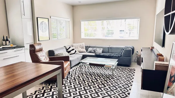 $2,700 | 929 Michigan Avenue, Unit 3, Miami Beach, FL 33139