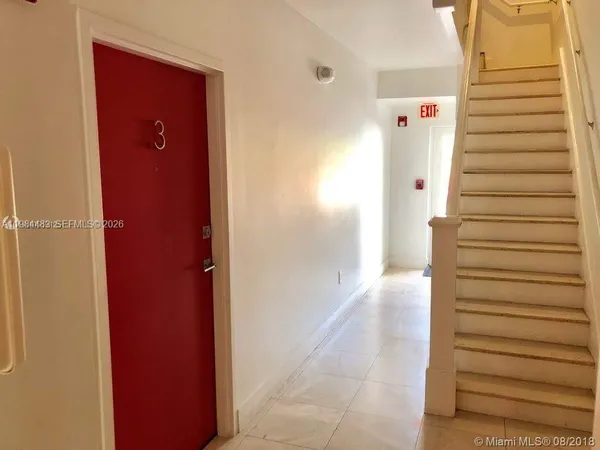 $2,700 | 929 Michigan Avenue, Unit 3, Miami Beach, FL 33139