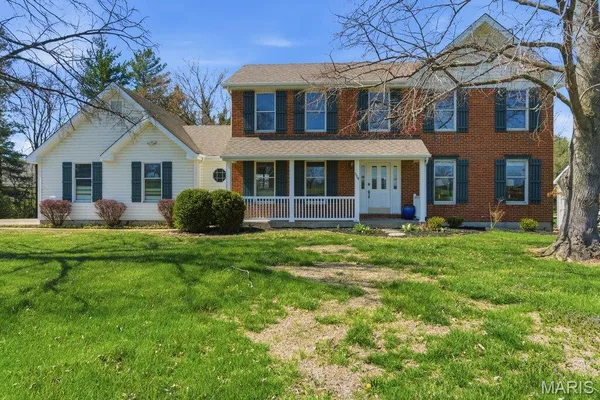 $549,000 | 1104 South Charlemagne Drive, Lake St. Louis, MO 63367