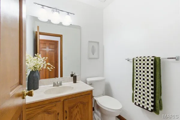 $549,000 | 1104 South Charlemagne Drive, Lake St. Louis, MO 63367