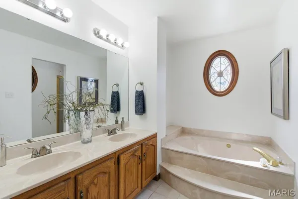 $549,000 | 1104 South Charlemagne Drive, Lake St. Louis, MO 63367