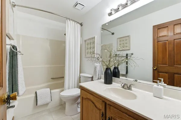 $549,000 | 1104 South Charlemagne Drive, Lake St. Louis, MO 63367