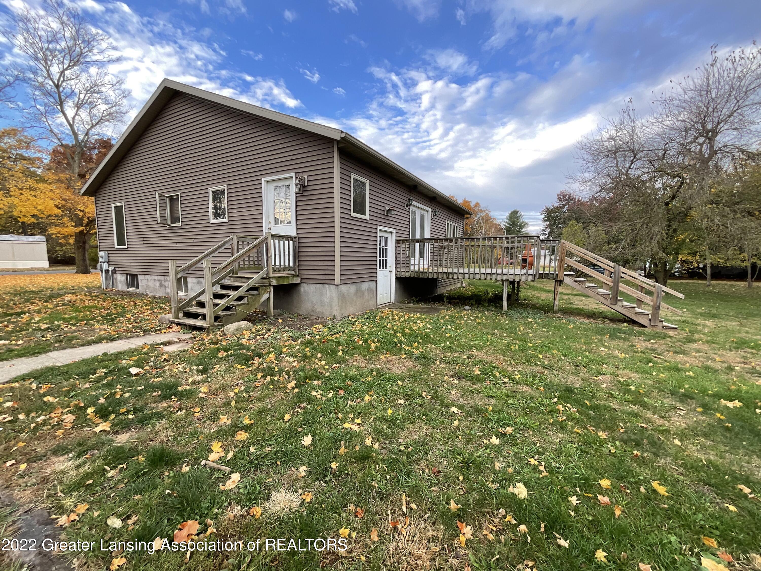 5741 Riverside Drive Lyons, MI 48851 - Photo 3 of 40 F262E25E-033C-4DC3-A8F3-0B928B1ADB0E