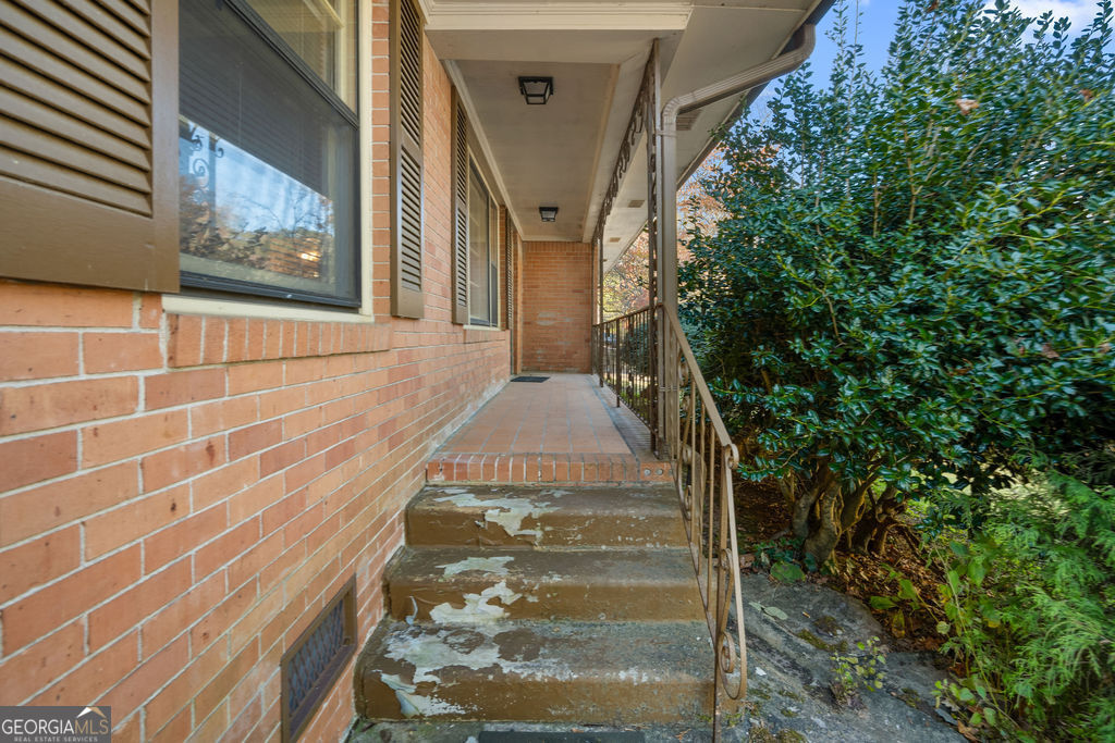 130 Club Drive Stockbridge, GA 30281 - Photo 3 of 28 a view of entryway
