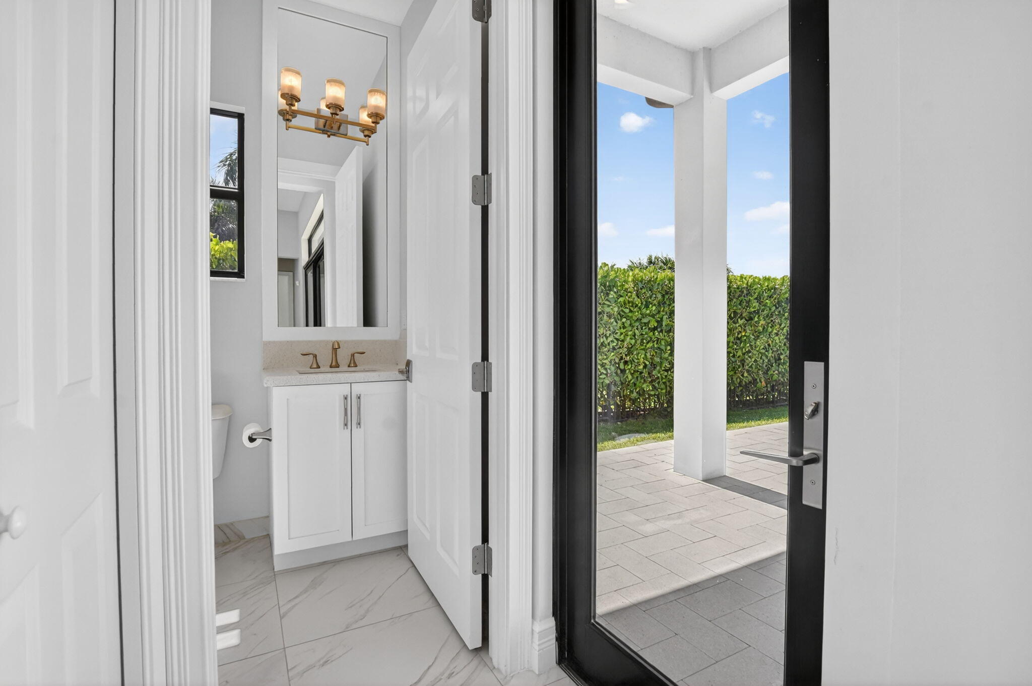 9168 Benedetta Place Boca Raton, FL 33496 - Photo 14 of 34 Cabana Bathroom