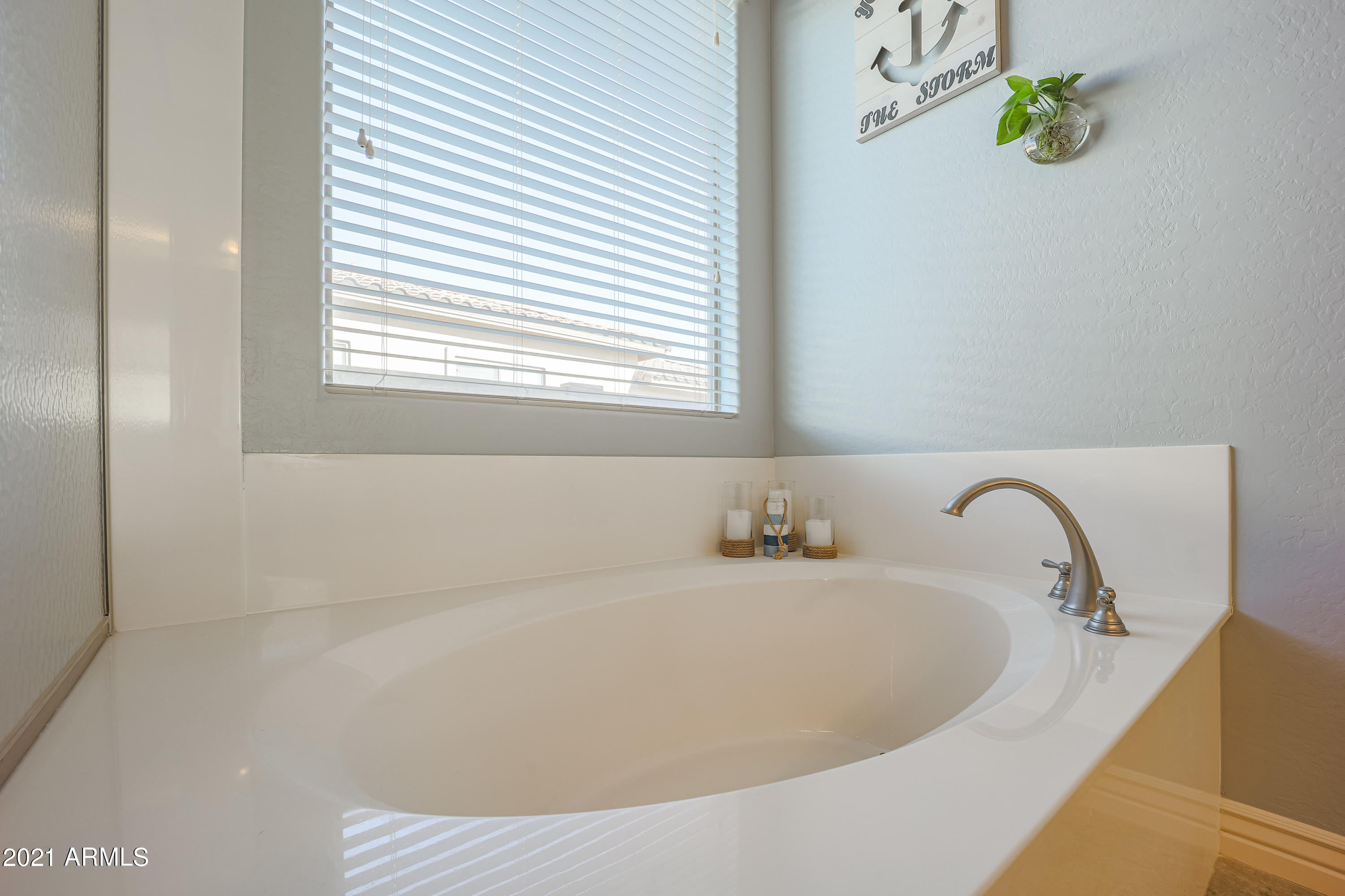 17954 West Verdin Road Goodyear, AZ 85338 - Photo 25 of 63 17954 W Verdin_Master tub